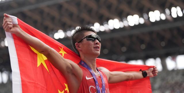 国旗庆祝, 最后 国旗庆祝, 最后