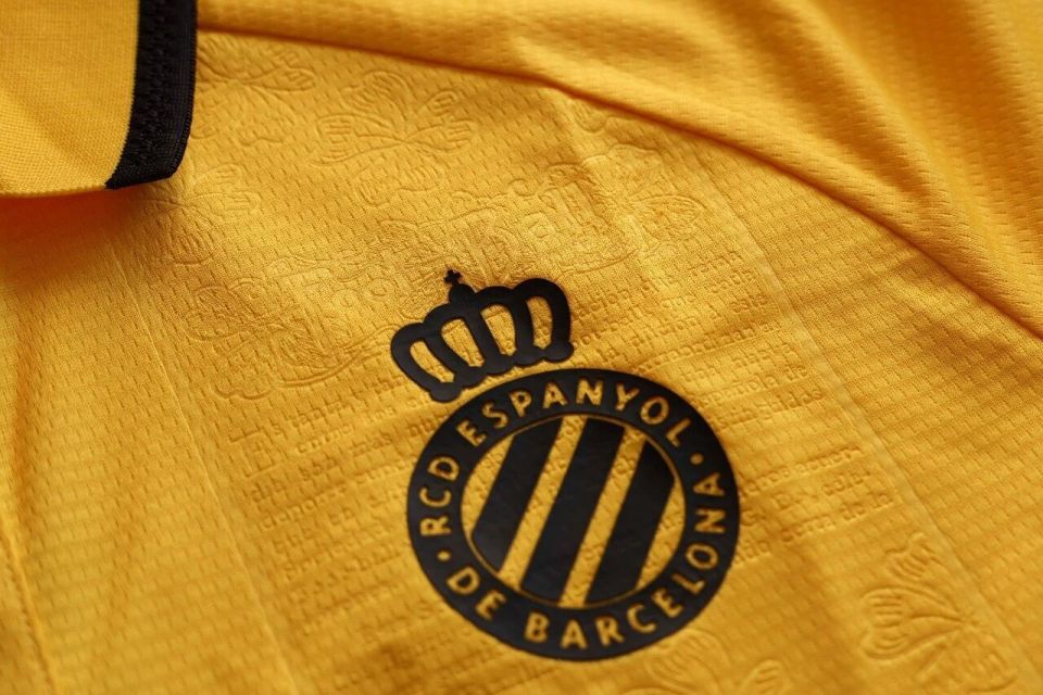 俱乐部商店, 专栏中刊登, xQXkd